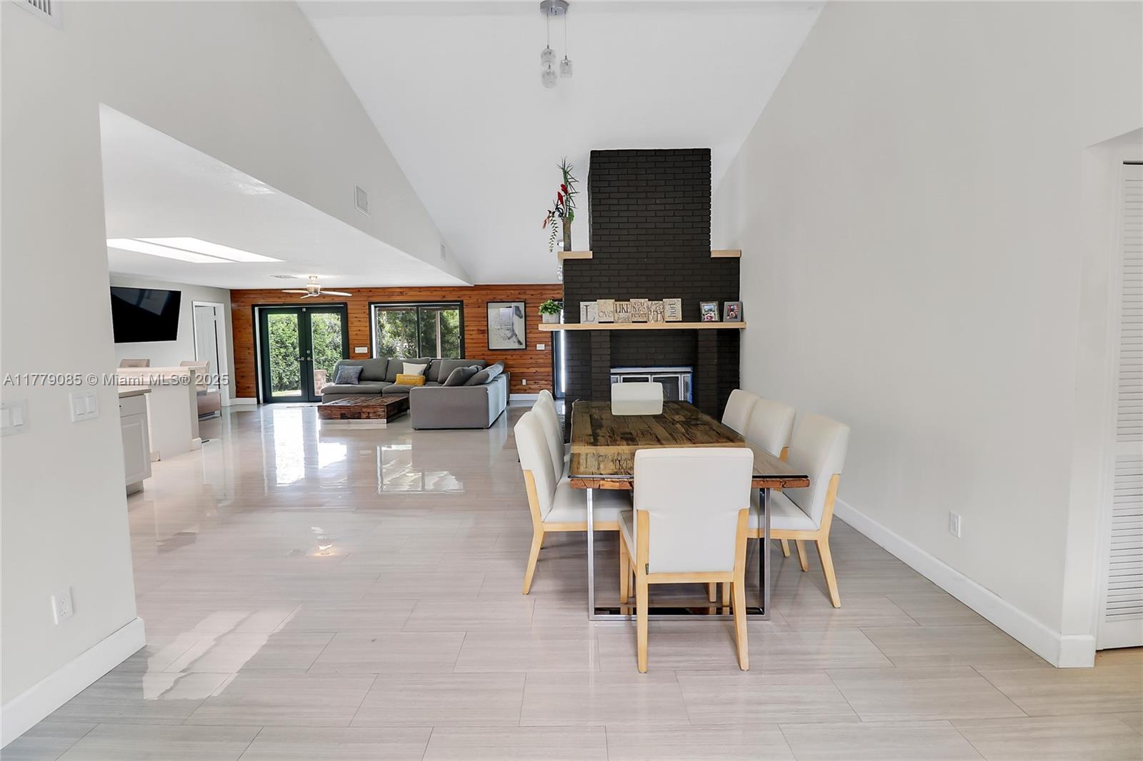 LAKE MARANATHA ESTATES - Residential