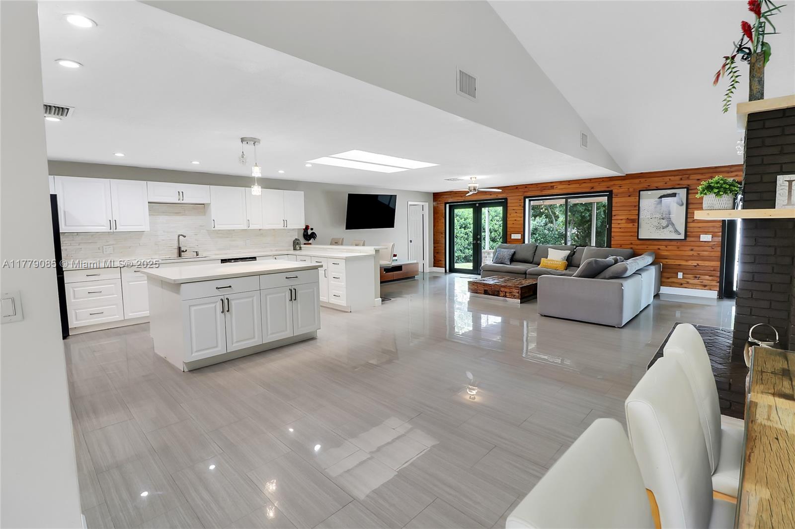 LAKE MARANATHA ESTATES - Residential