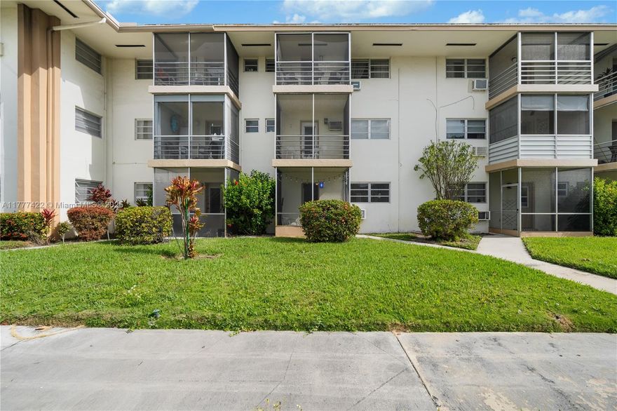 1 bedroom and 1 bathroom in building of gated community "Mar-Len Gardens "Resort style!"Tiled floors throughout. Great Furniture is 1-year old.(55+) Community with lots of activities available. This COOP has a land lease with 41 years remaining on the lease. Cash only, No Rentals during your 1st year of ownership. after you can rent once a year for a max of 4 months, this gated community has 2 pools, clubhouse, gym, library, card room, shuffleboard, Boccie, etc. Close to shops, airports, restaurants, shopping, malls, casinos, etc. Only 3 miles to the beach.
"Closing must be with the co-op office"