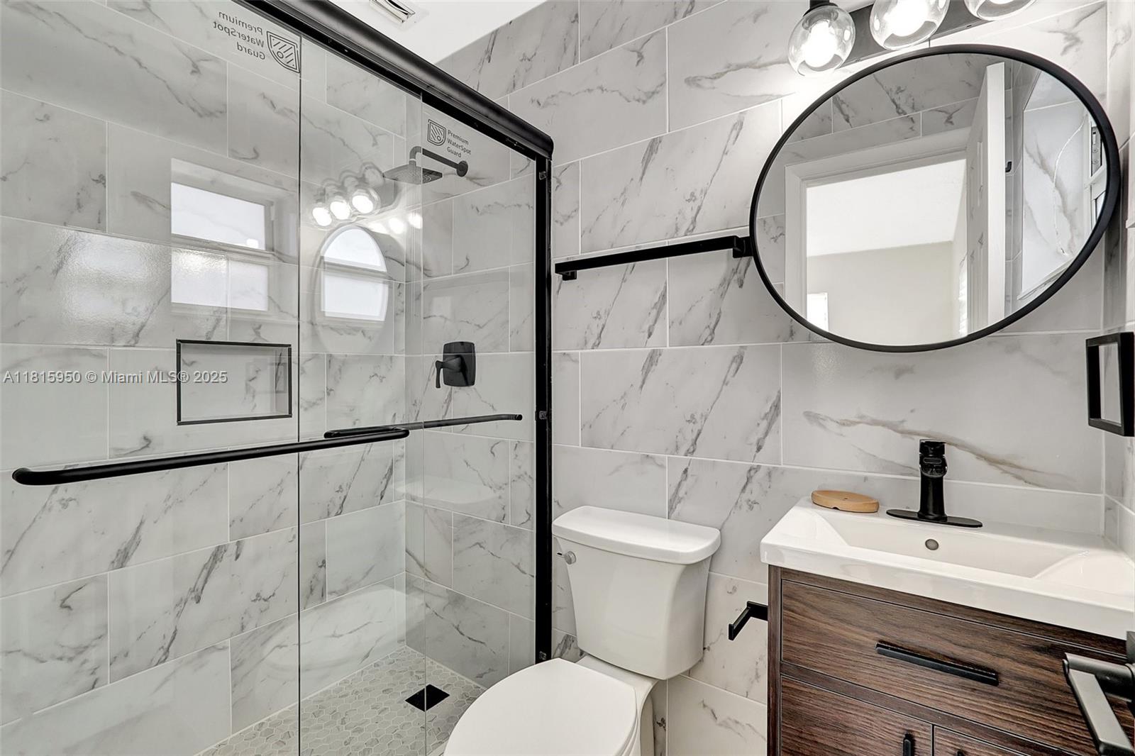 PALM LANE VILLA NO 4 - Residential Lease