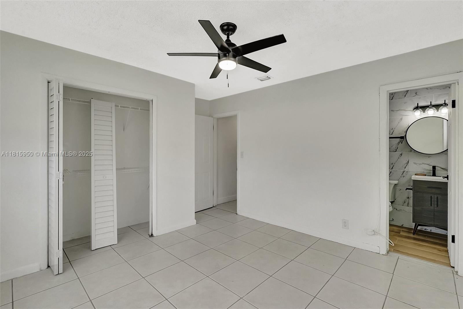 PALM LANE VILLA NO 4 - Residential Lease