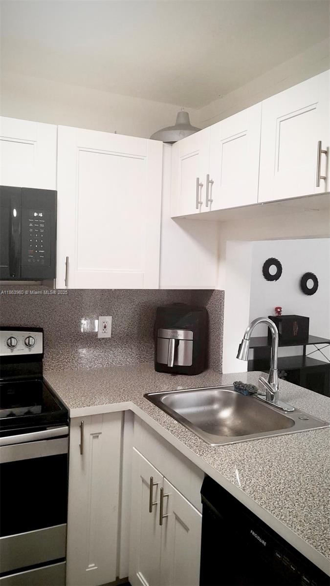 Welcome to your new home in Kendall! This stunning condo boasts 2 bedrooms, 2 bathrooms, and beautiful laminated flooring throughout. Outside, you'll find a private balcony where you can enjoy your morning coffee or unwind with a glass of wine in the evening. The building itself offers a range of amenities, including a pool, fitness center, and 24-hour security. Located in the heart of Kendall, you'll have easy access to shopping, dining, and entertainment options. Schedule a showing today and experience the luxury and convenience that this Kendall condo has to offer.