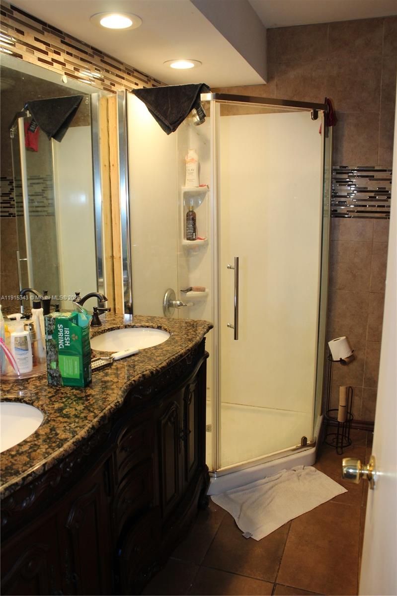 PANACHE SEC 2 - Residential