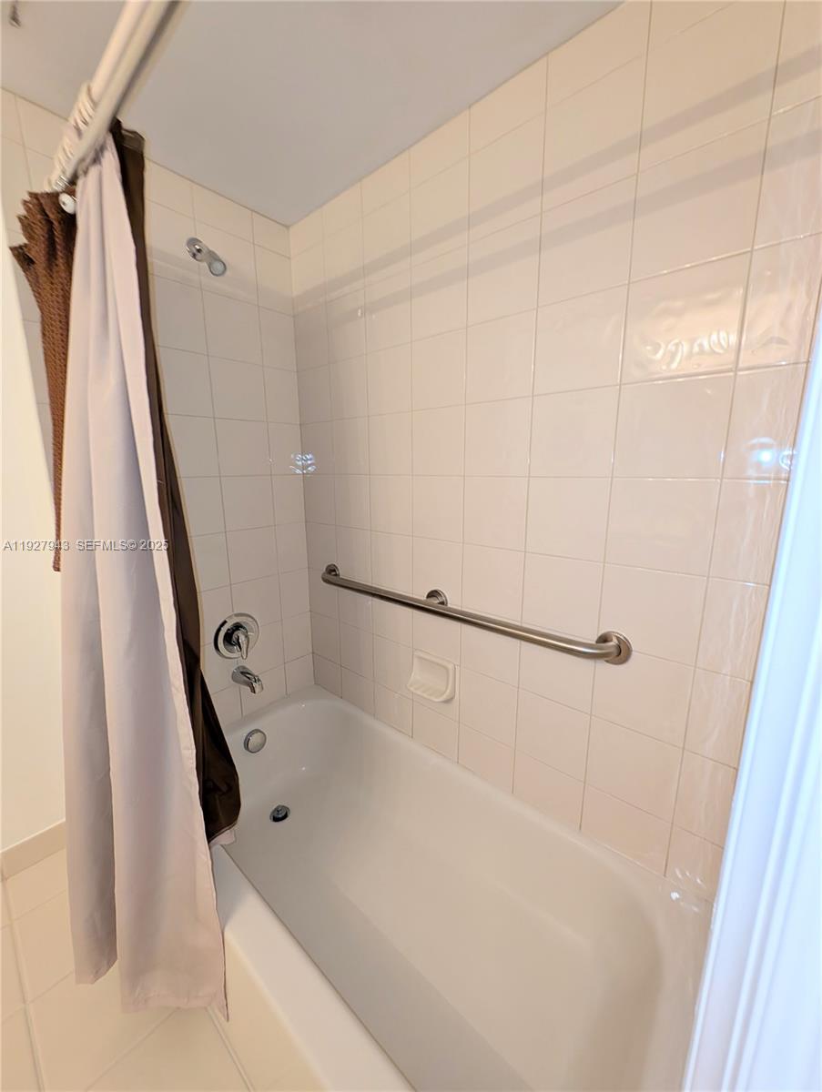 LUCERNE POINTE CONDO C - Residential