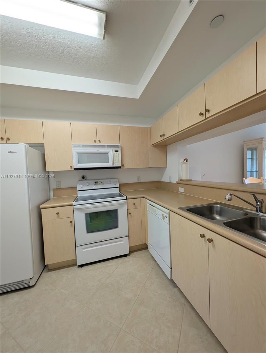 LUCERNE POINTE CONDO C - Residential