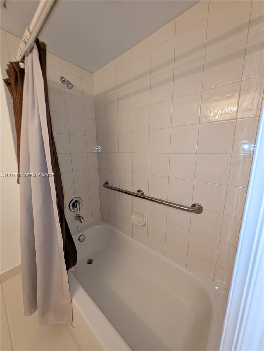 LUCERNE POINTE CONDO C - Residential