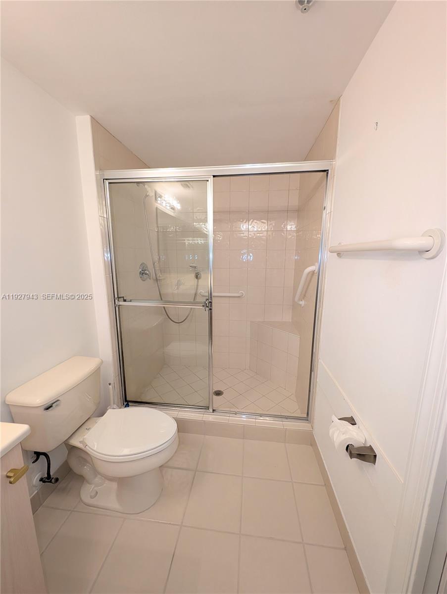 LUCERNE POINTE CONDO C - Residential