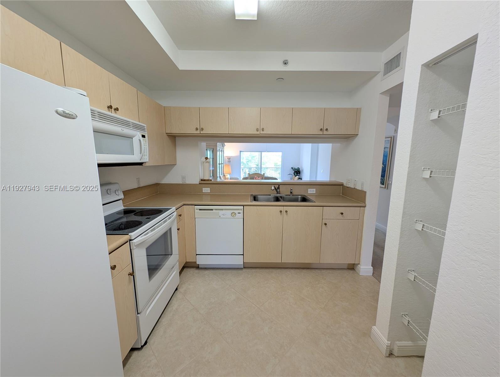 LUCERNE POINTE CONDO C - Residential