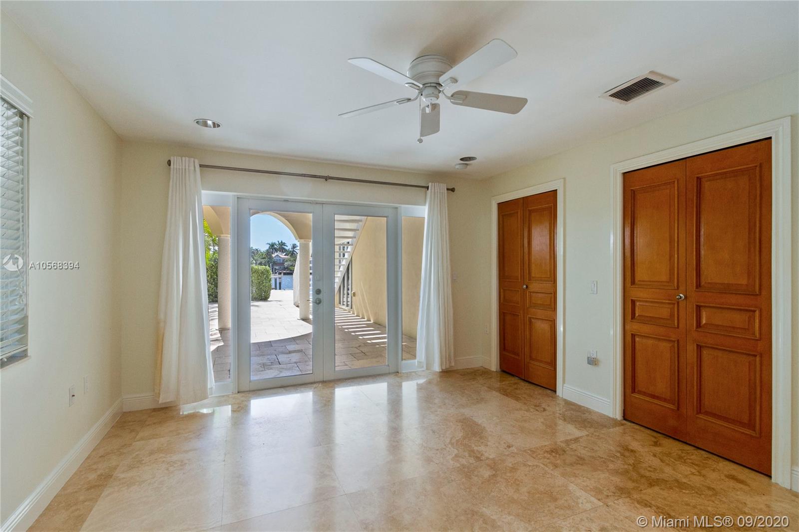 HOLLYWOOD LAKES SEC - Residential