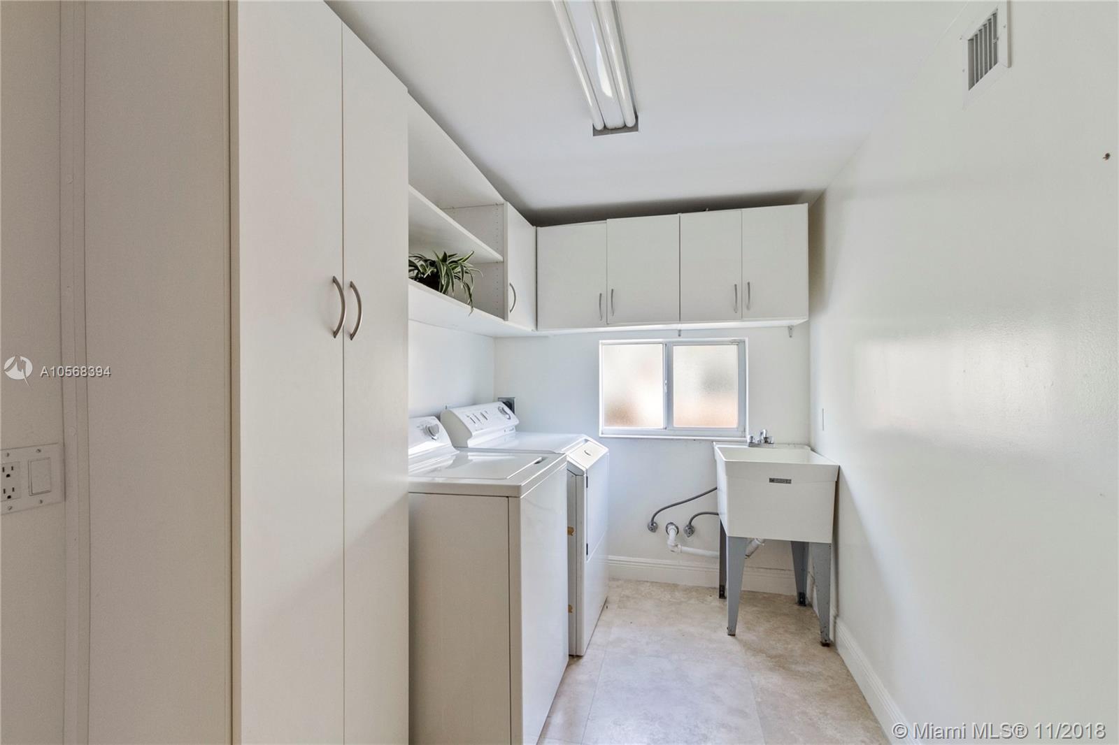 HOLLYWOOD LAKES SEC - Residential