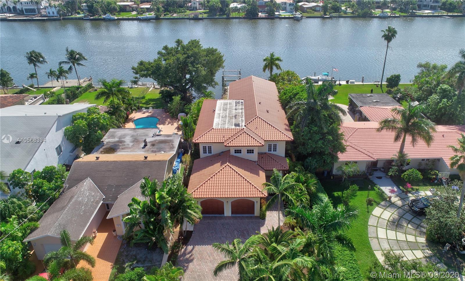 HOLLYWOOD LAKES SEC - Residential