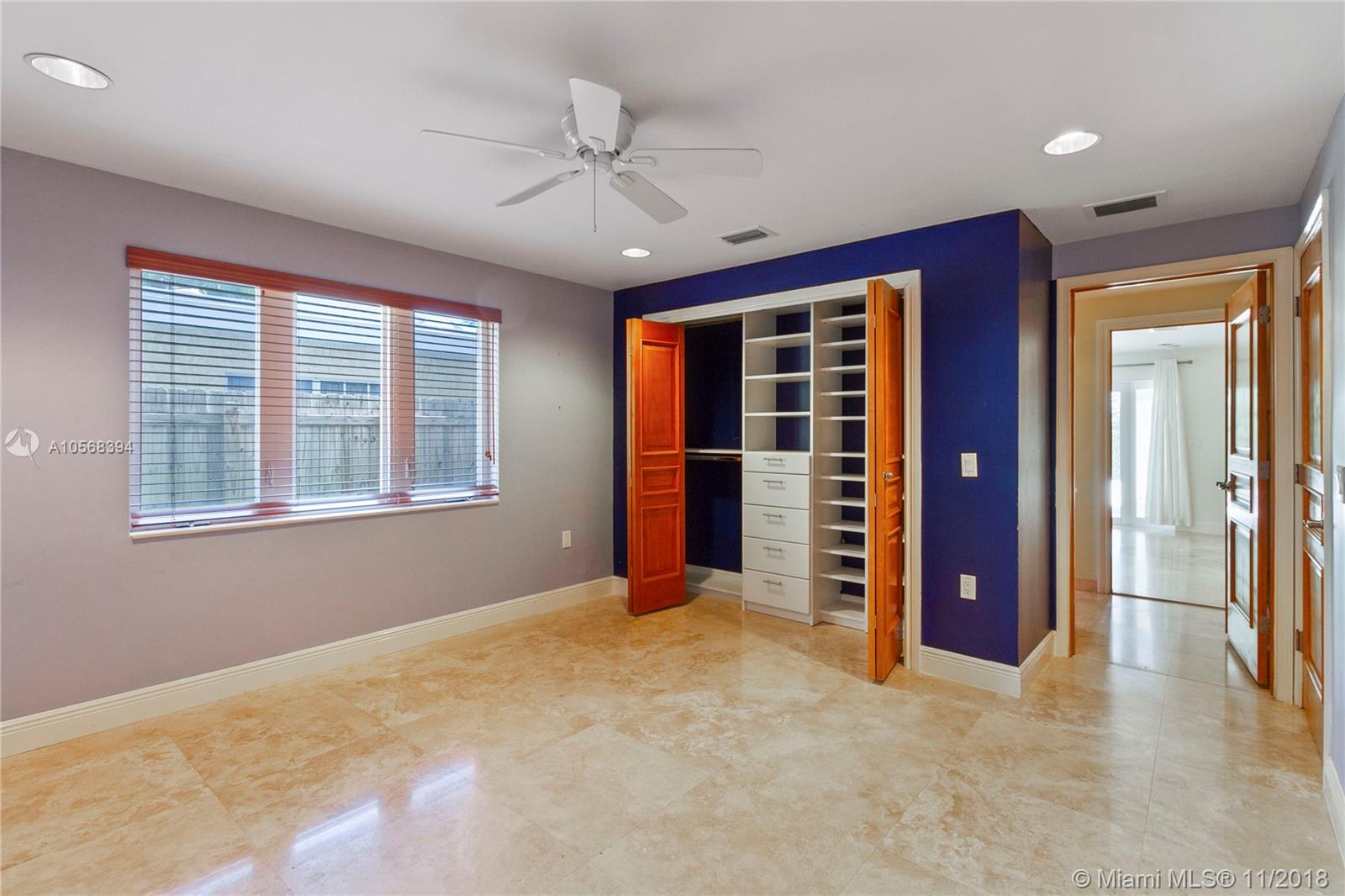 HOLLYWOOD LAKES SEC - Residential