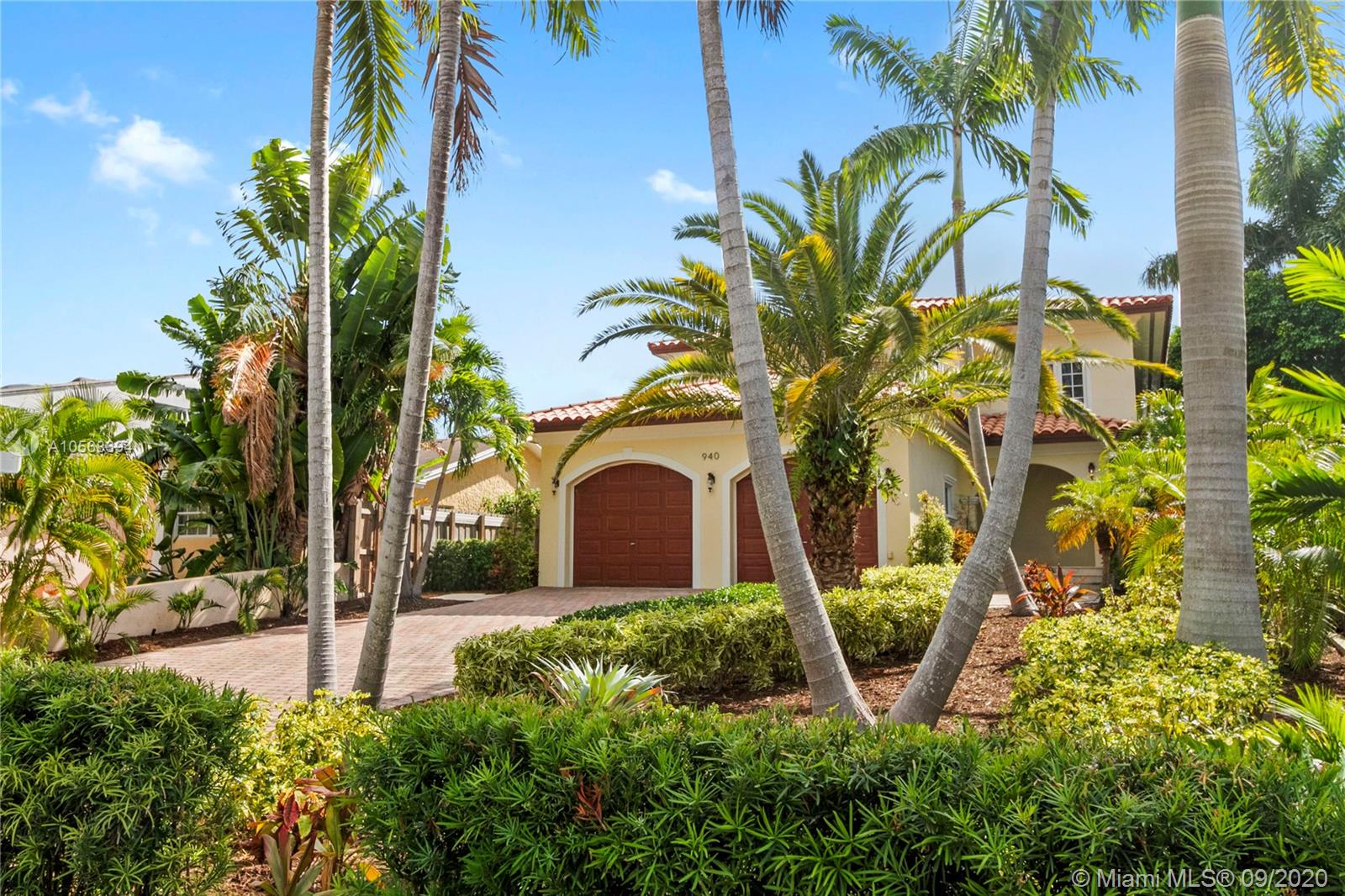HOLLYWOOD LAKES SEC - Residential