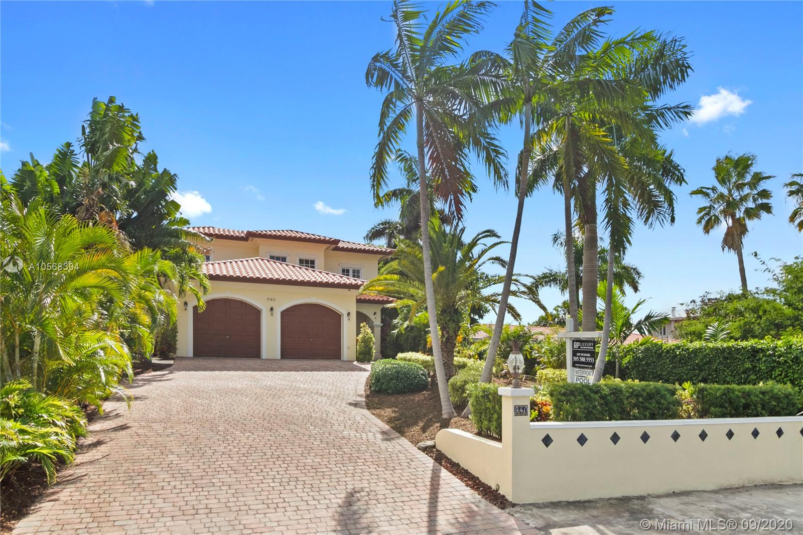 HOLLYWOOD LAKES SEC - Residential