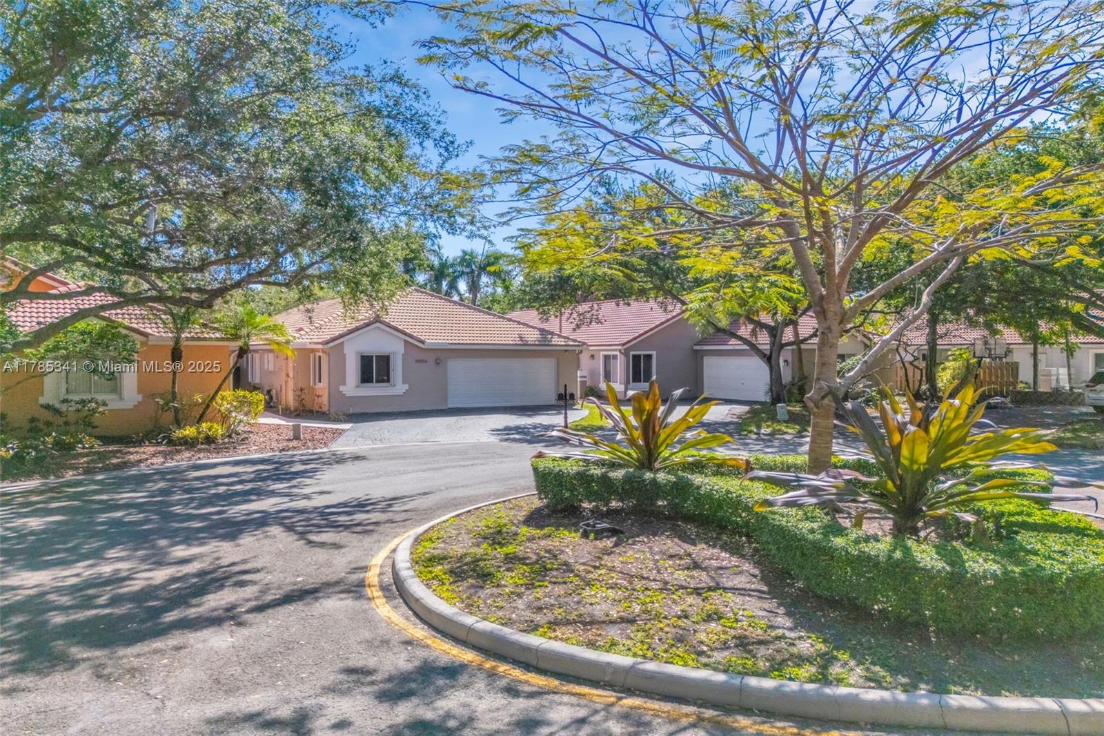 Property for Sale at 10156 Nw 3rd Court, Plantation, Miami-Dade County, Florida - Bedrooms: 3 
Bathrooms: 3  - $580,000