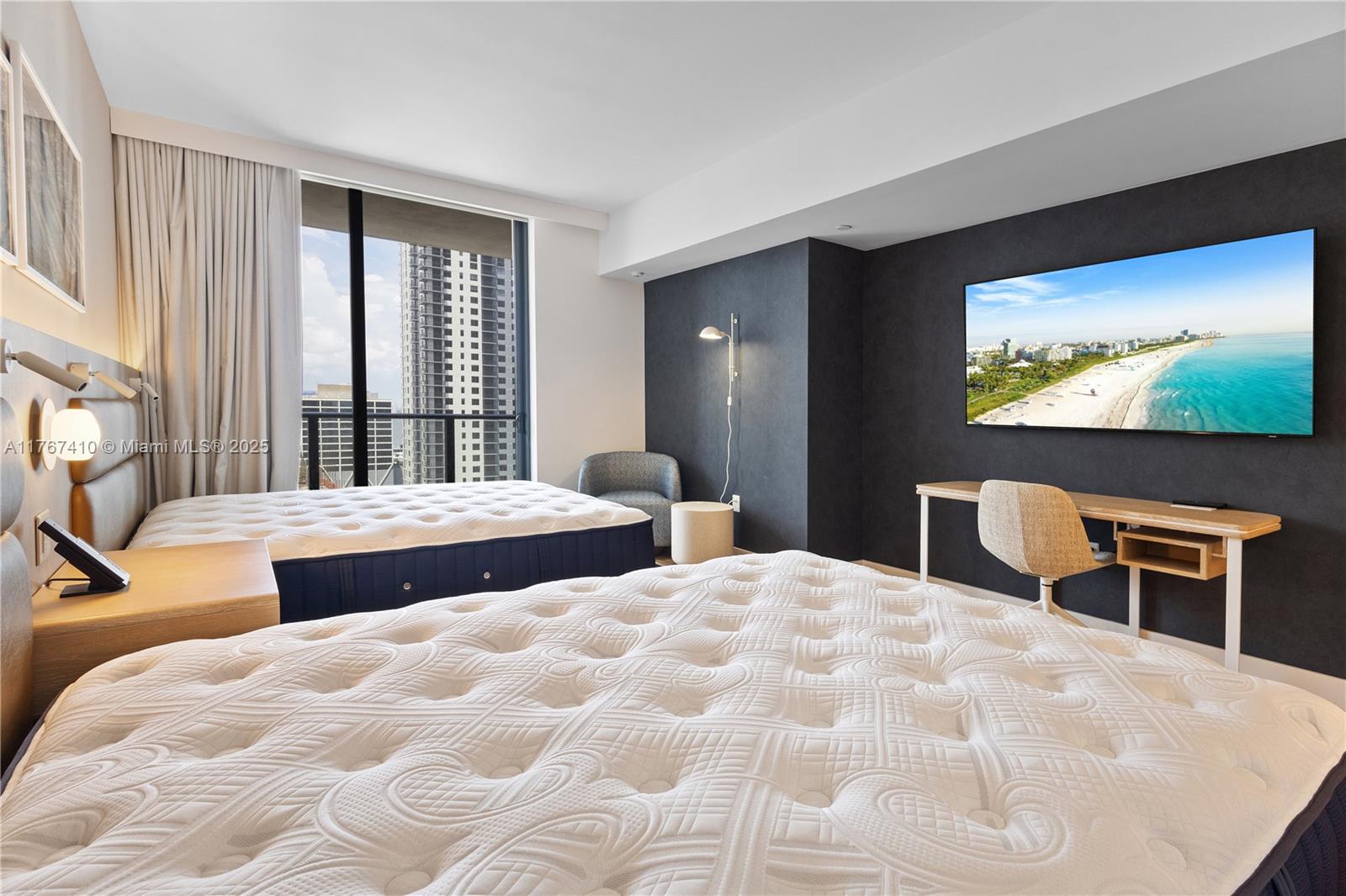 View photos, virtual tours, details... 601 NE 1ST AVE 2004