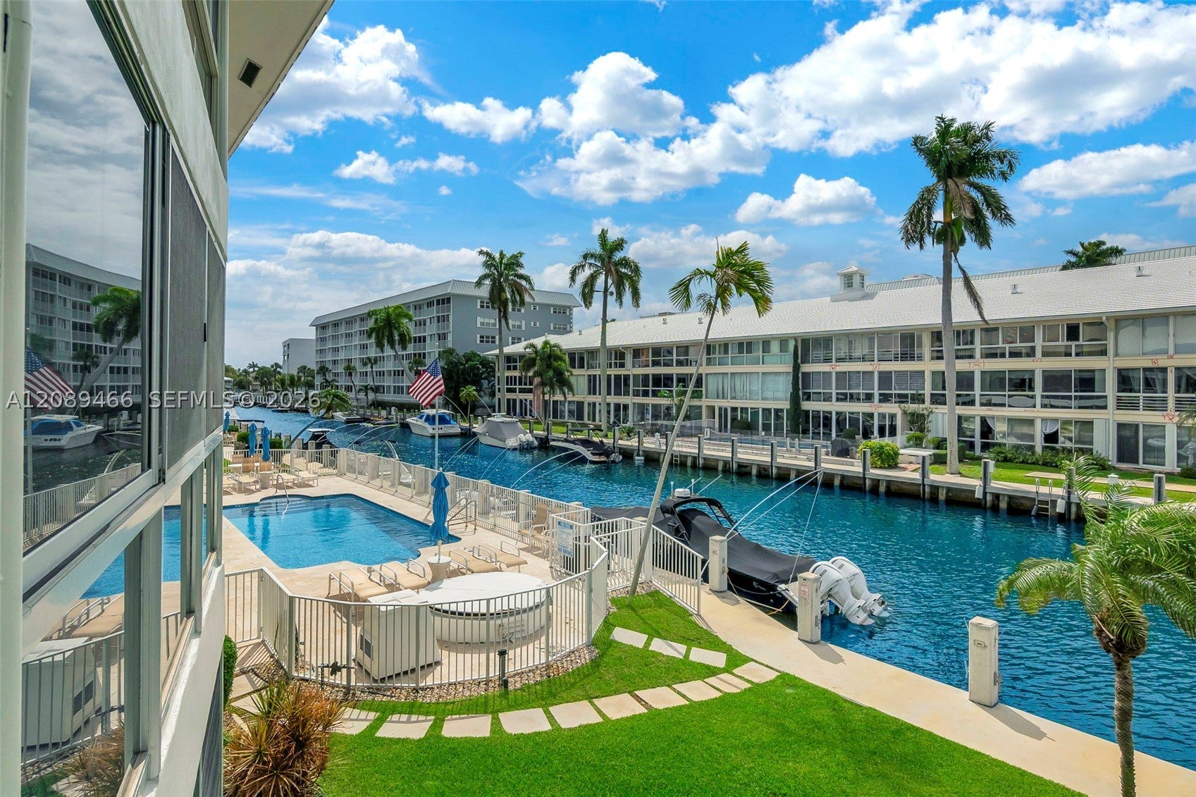 3050 NE 48th Street 208