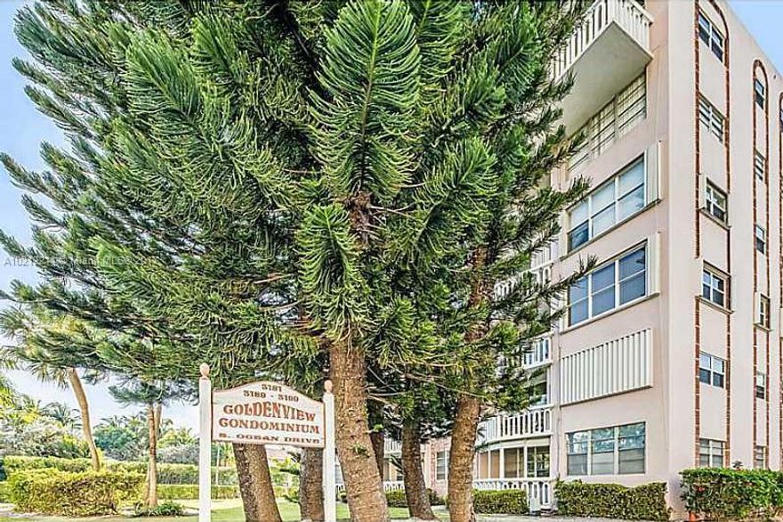 SPACIOUS 1 BEDRM UNIT. GRANITE KITCHEN COUNTER, BATHROOM COUNTERS. ON THE BORDER OF GOLDEN BEACH! CLOSE TO EVERYWHERE...ACROSS FROM THE OCEAN! THIS ONE IS A MUST SEE!!!