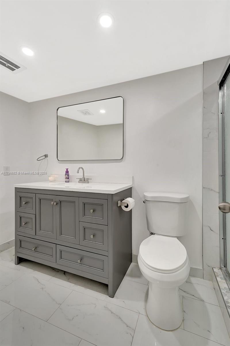 ROLLING GREEN CONDO F - Residential