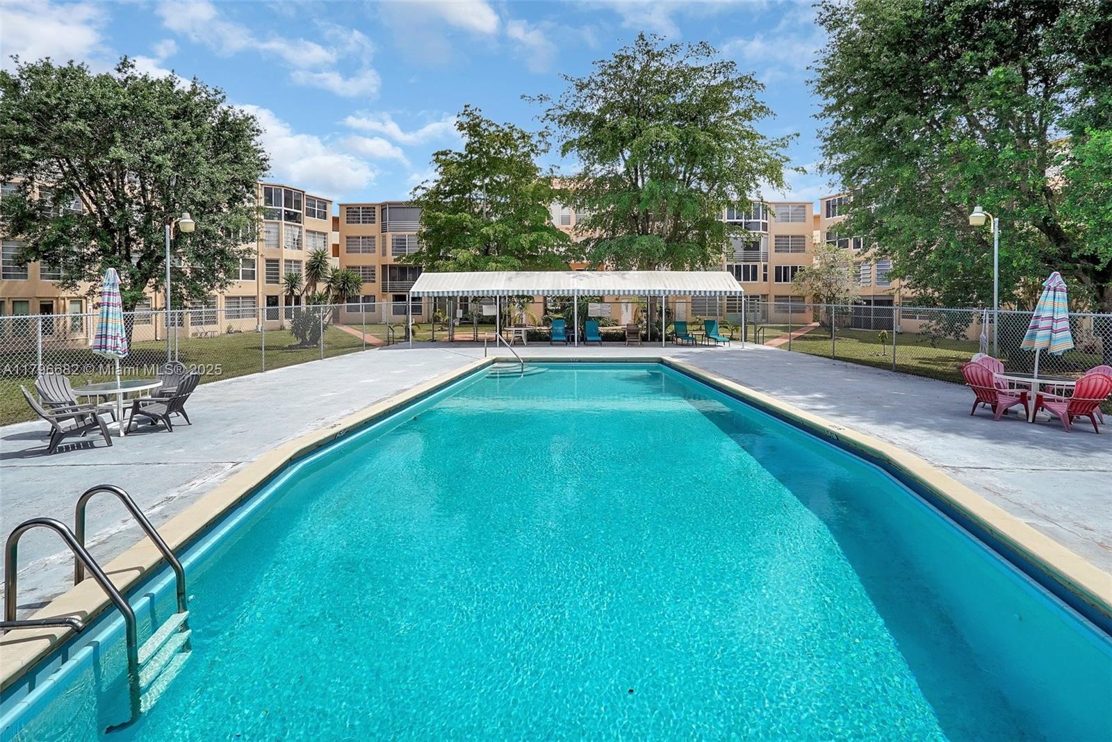 ROLLING GREEN CONDO F - Residential