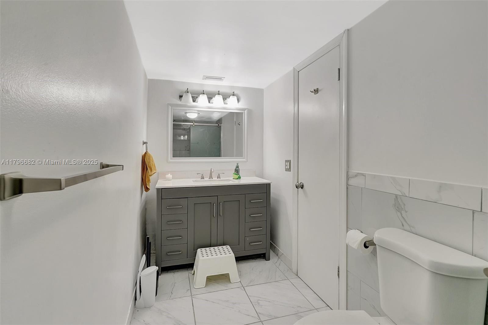 ROLLING GREEN CONDO F - Residential