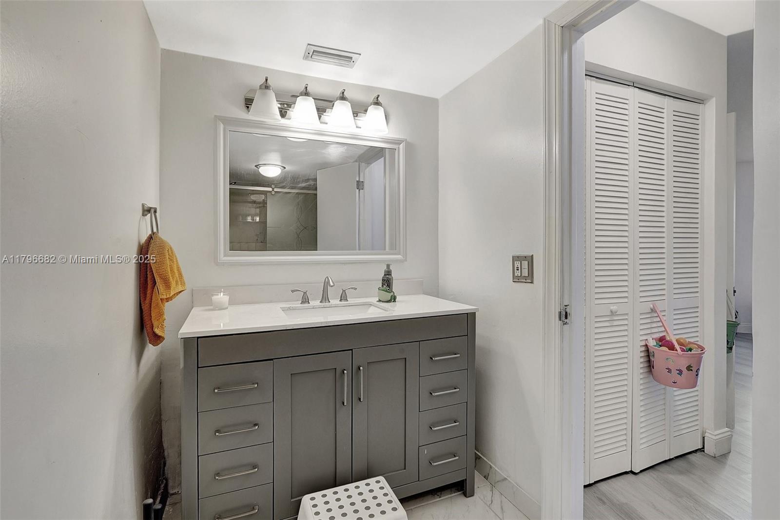 ROLLING GREEN CONDO F - Residential