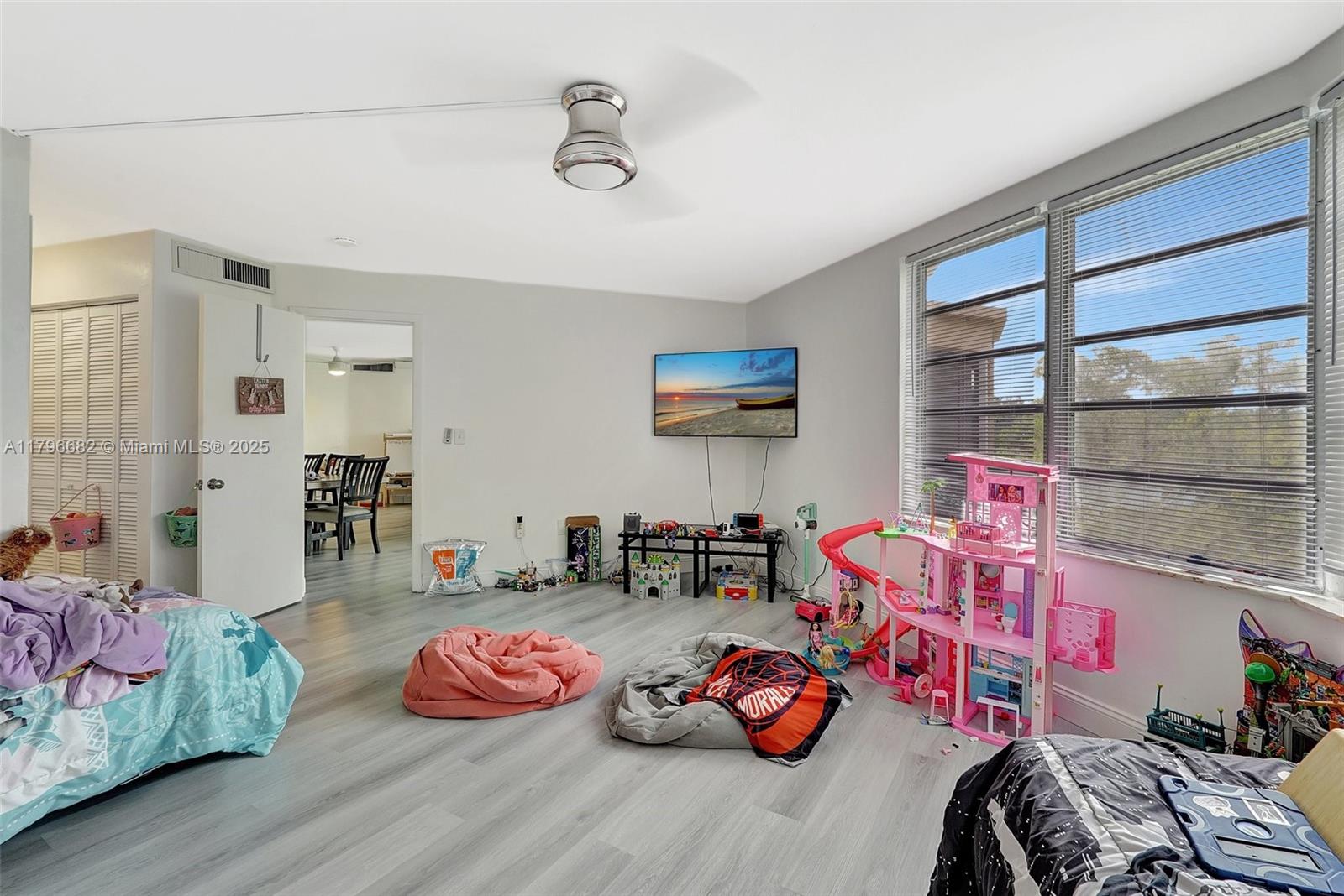 ROLLING GREEN CONDO F - Residential