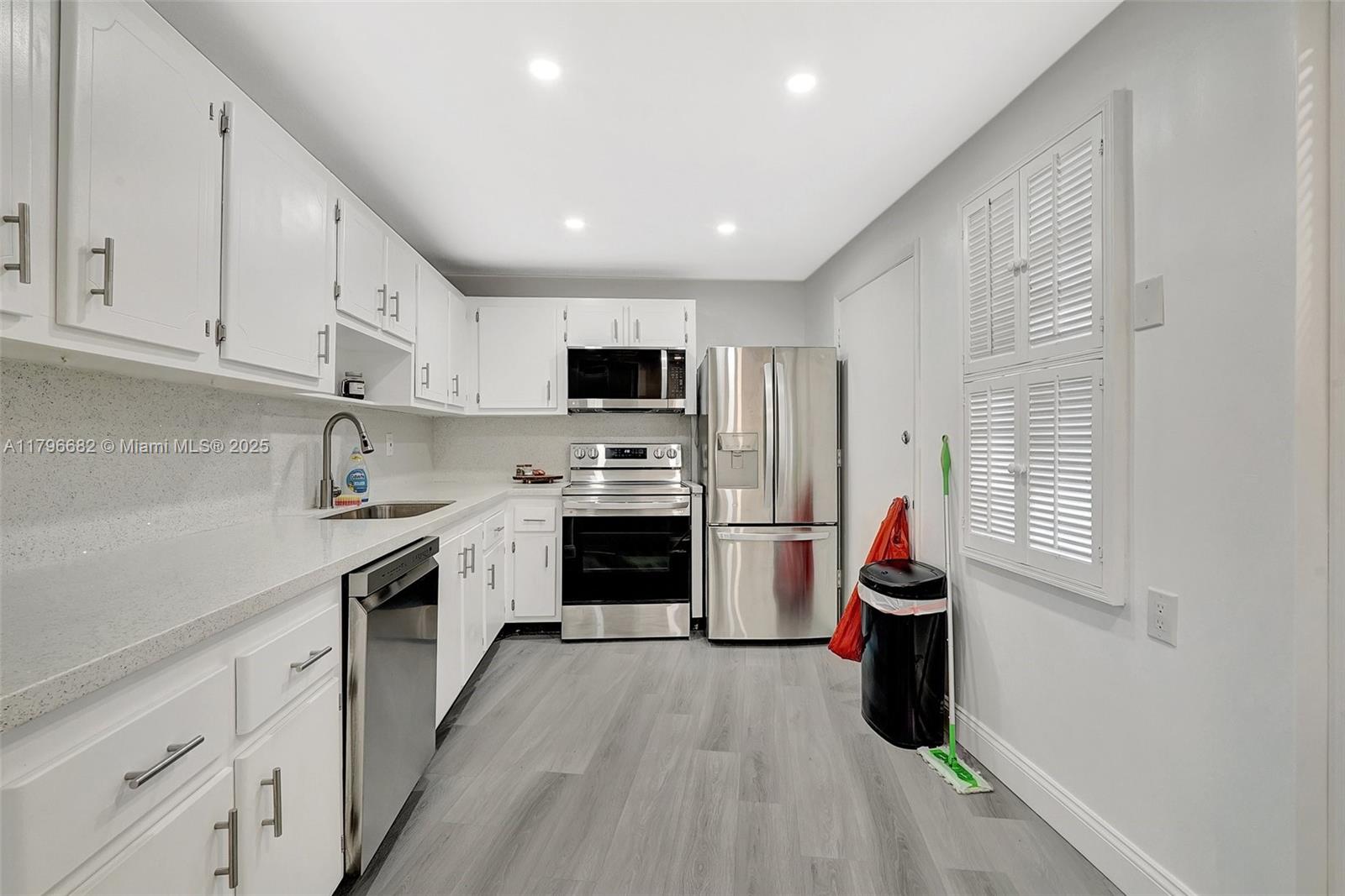 1301 NE 191st St F417