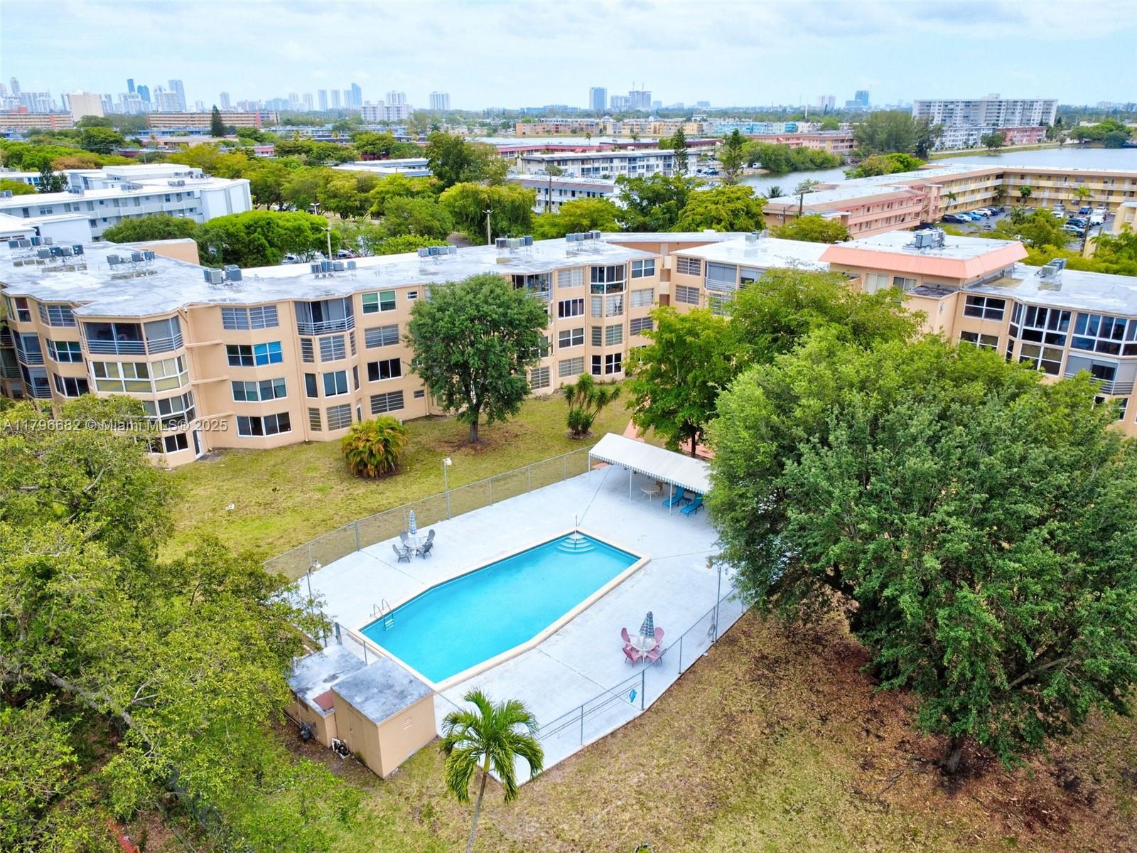 ROLLING GREEN CONDO F - Residential