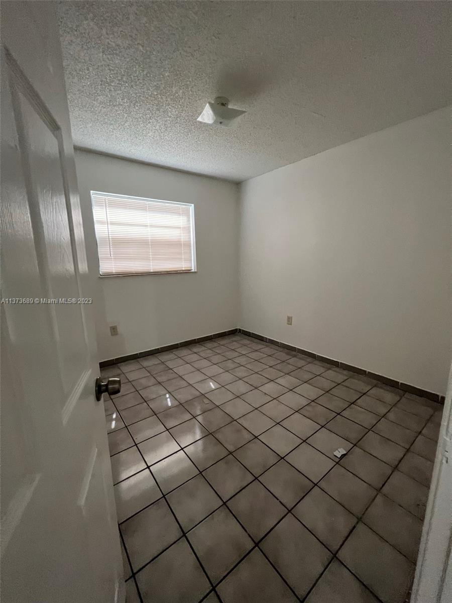 VILLAS DE MARBELLA CONDO - Residential Lease