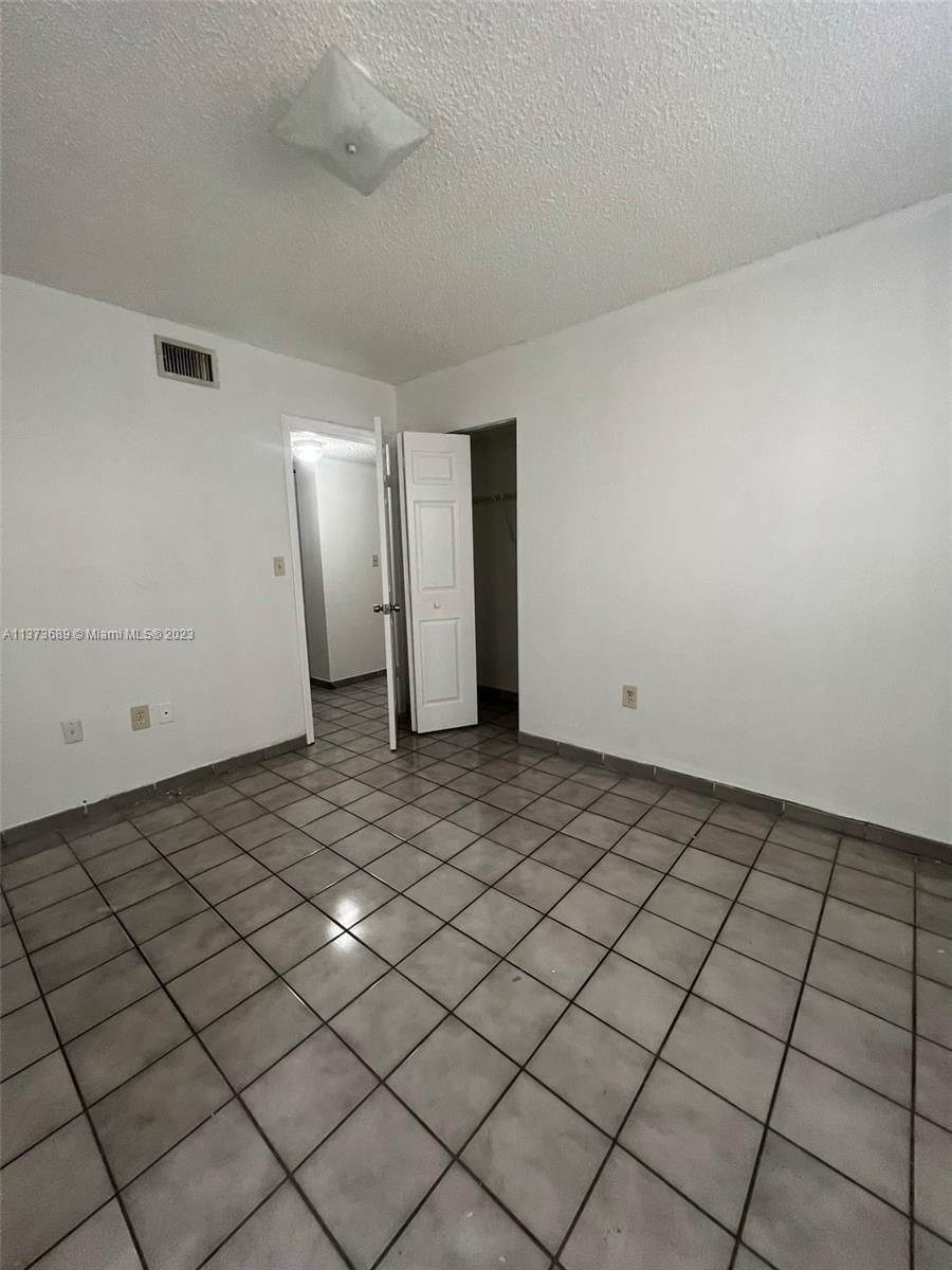 VILLAS DE MARBELLA CONDO - Residential Lease