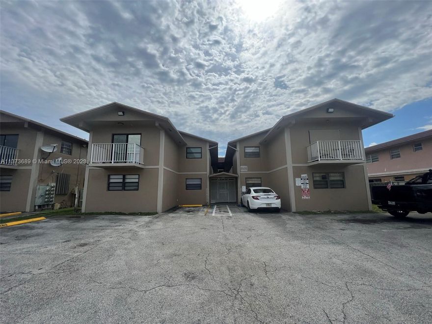Rately available unit with 2 bedrooms and 1.5 bathroom on ground floor level! This unit clean and it is freshly repainted. Sec 8 Vouchers welcome, but must be for the amount of rent
listed. Located in desireable area of West Hialeah with proximity to shopping, grocery, dining, schools, etc. there
are coin laundry machines in common area. Bright and clean unit, do not miss it.