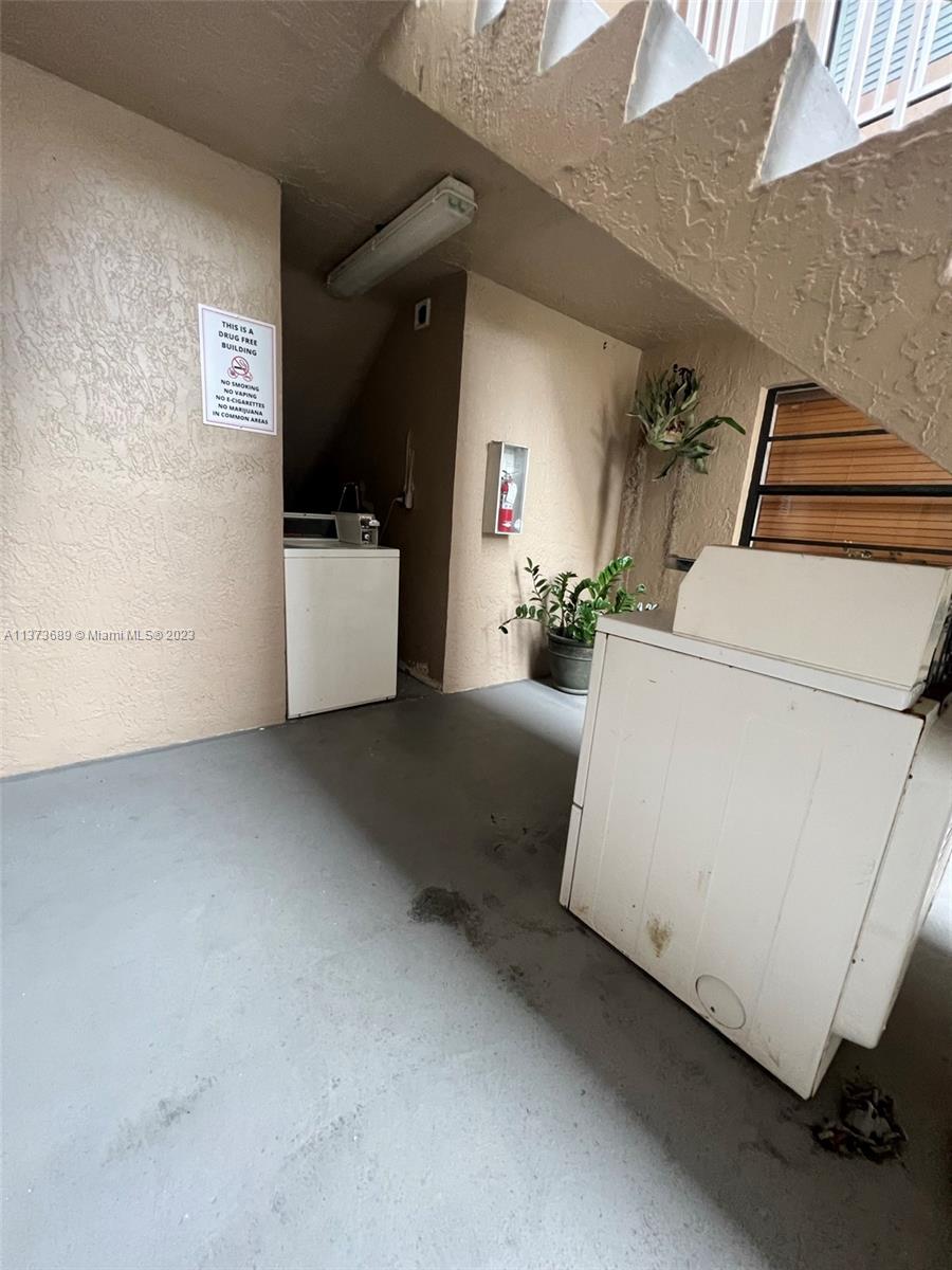 VILLAS DE MARBELLA CONDO - Residential Lease