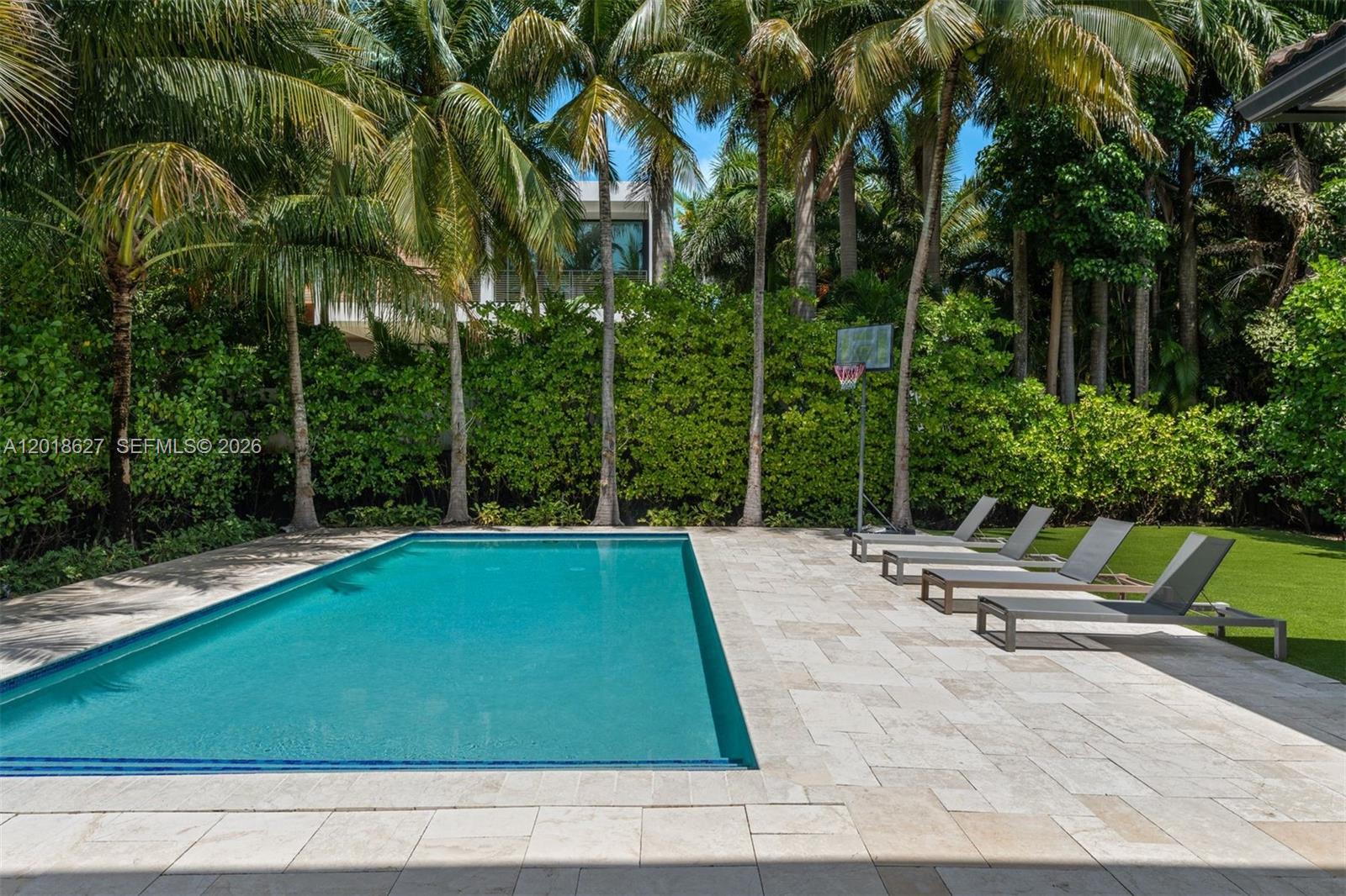 GOLDEN BEACH SEC D - Residential