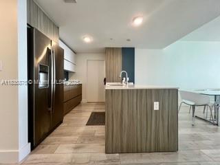 600 NE 27th St 2104