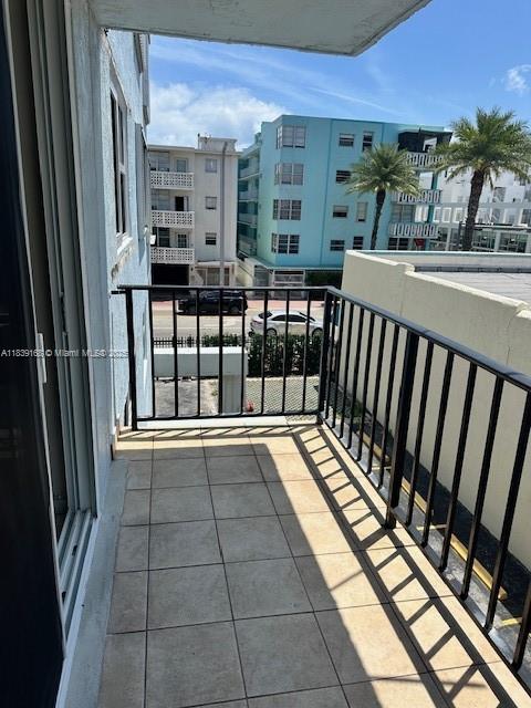 720 Collins Ave 310