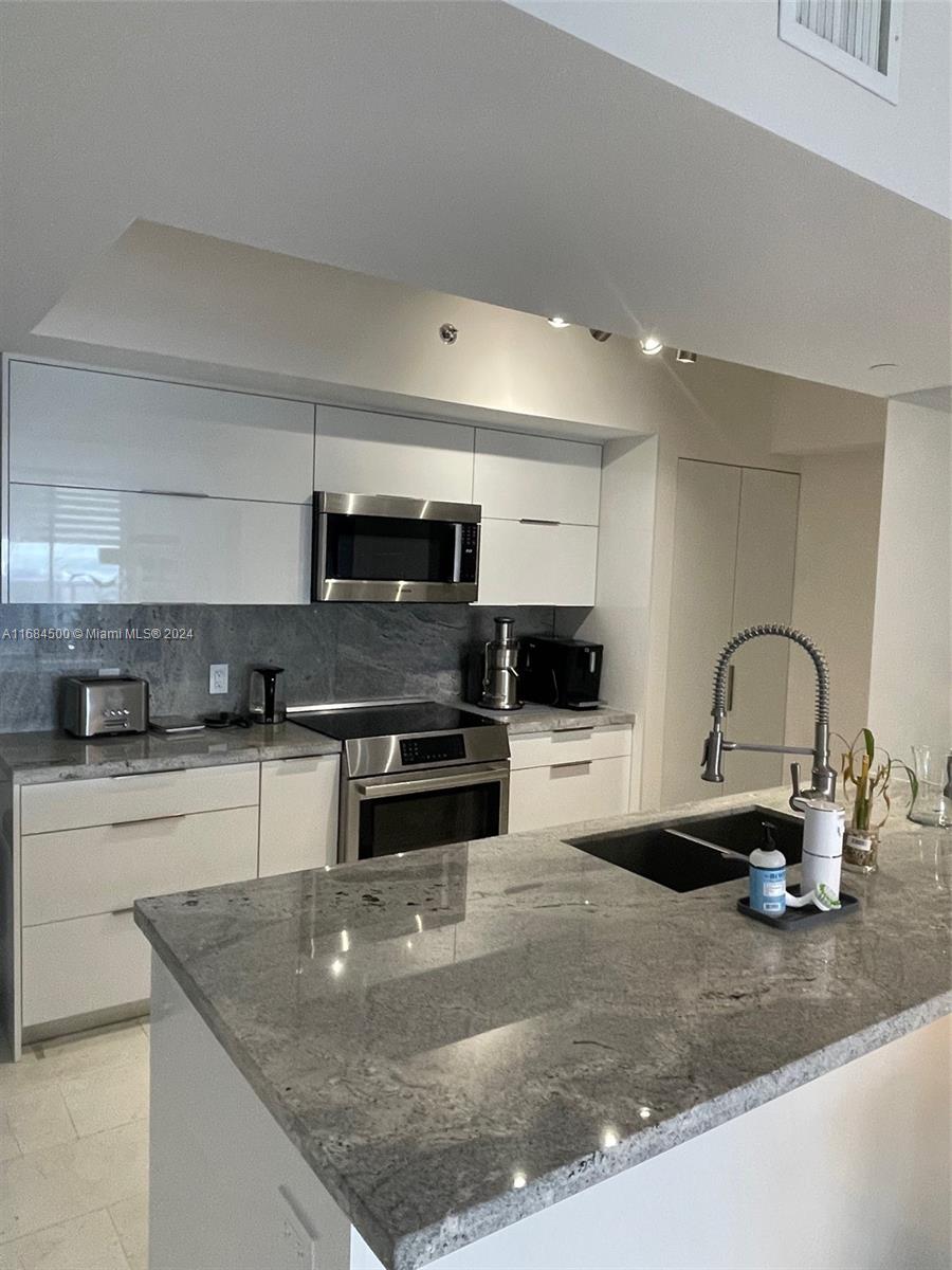 BEACH CLUB TWO CONDO - Residential Lease