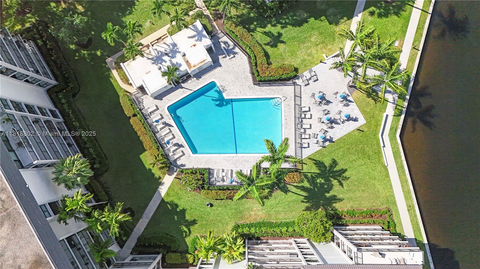 RIVER REACH CONDOMINIUM V - Residential