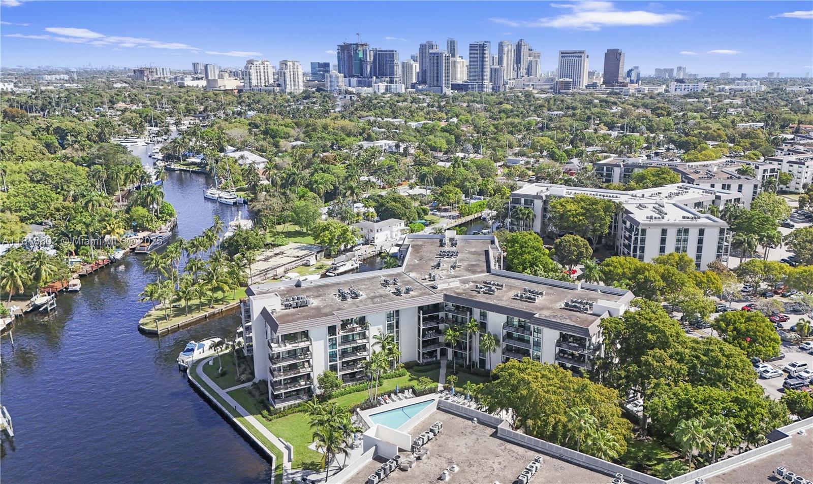 RIVER REACH CONDOMINIUM V - Residential