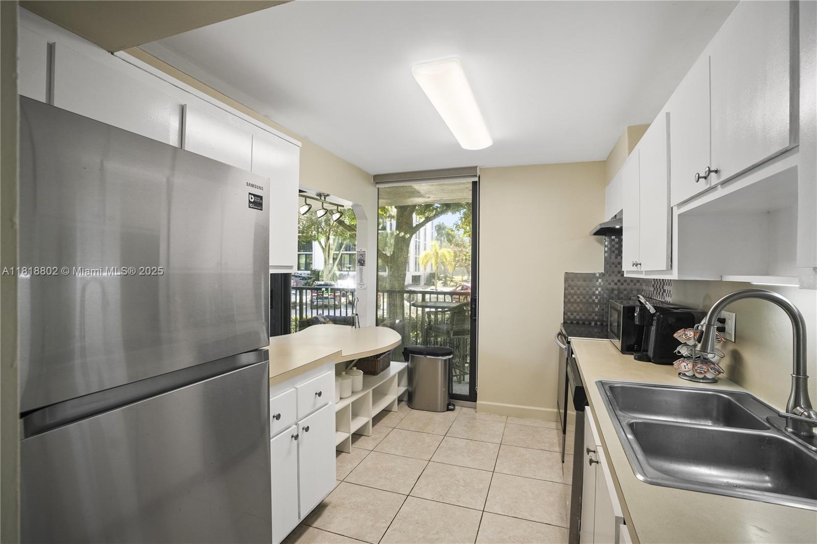 RIVER REACH CONDOMINIUM V - Residential