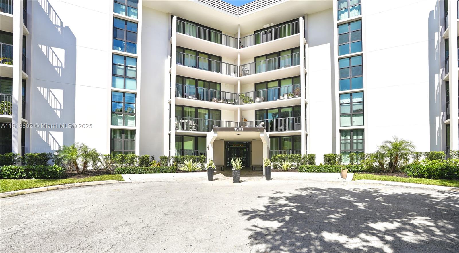 RIVER REACH CONDOMINIUM V - Residential