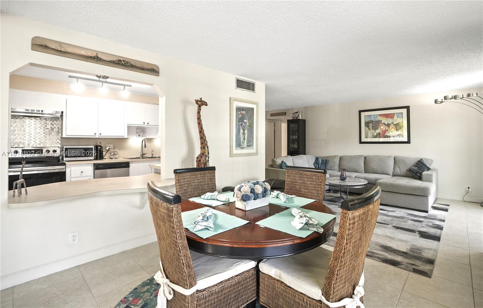 RIVER REACH CONDOMINIUM V - Residential
