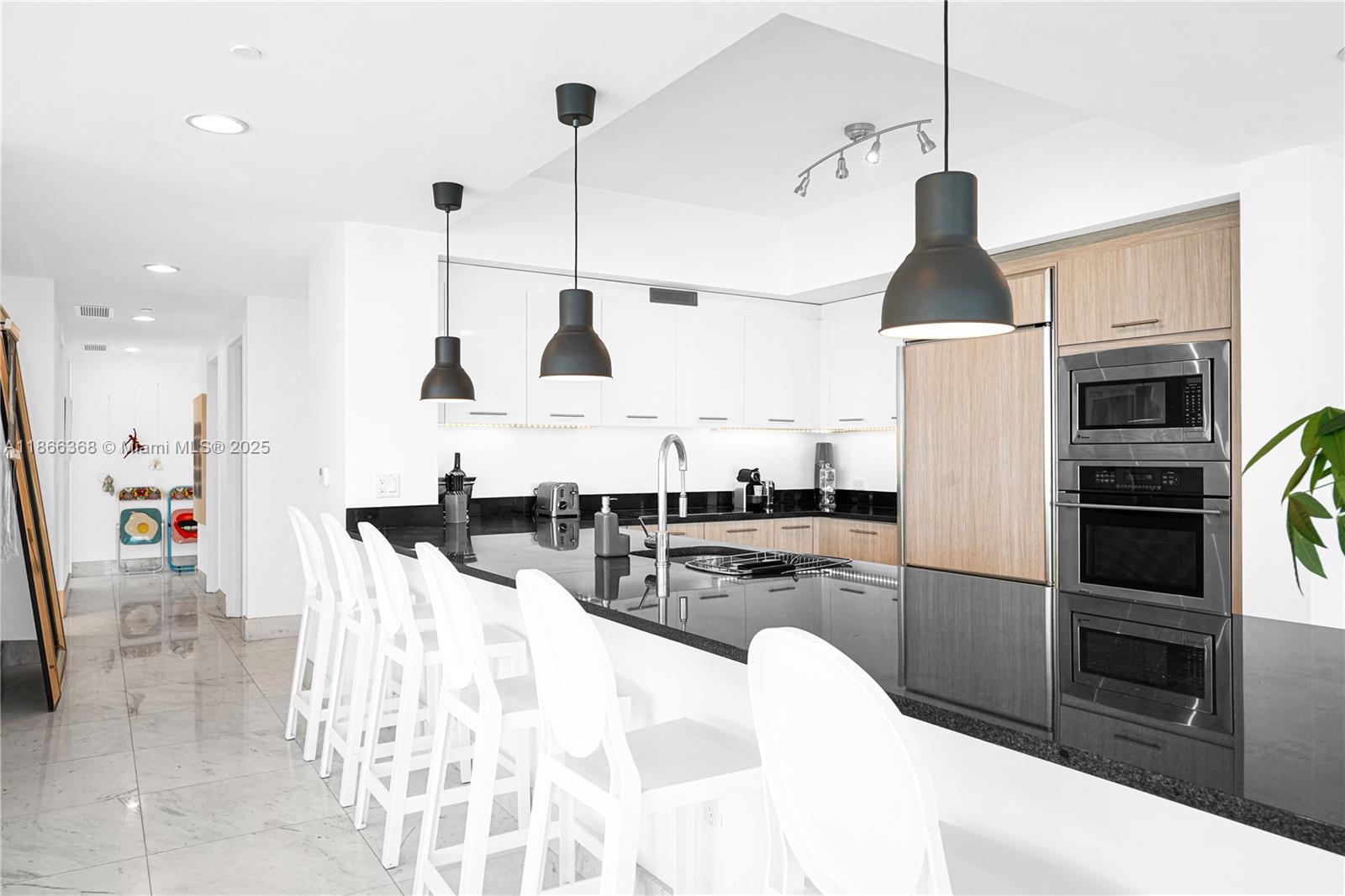 APOGEE BEACH CONDOMINIUM - Residential Lease