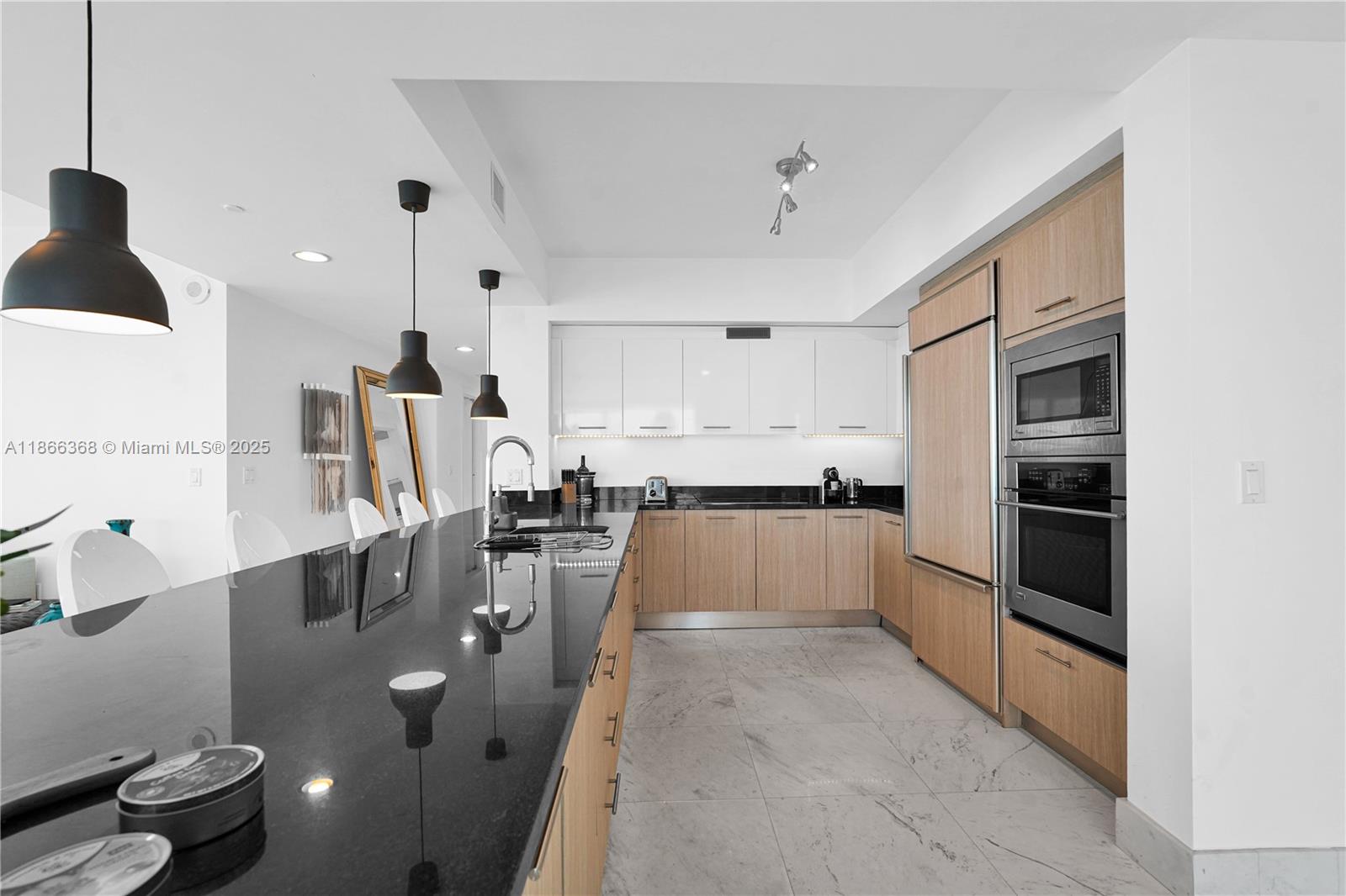 APOGEE BEACH CONDOMINIUM - Residential Lease