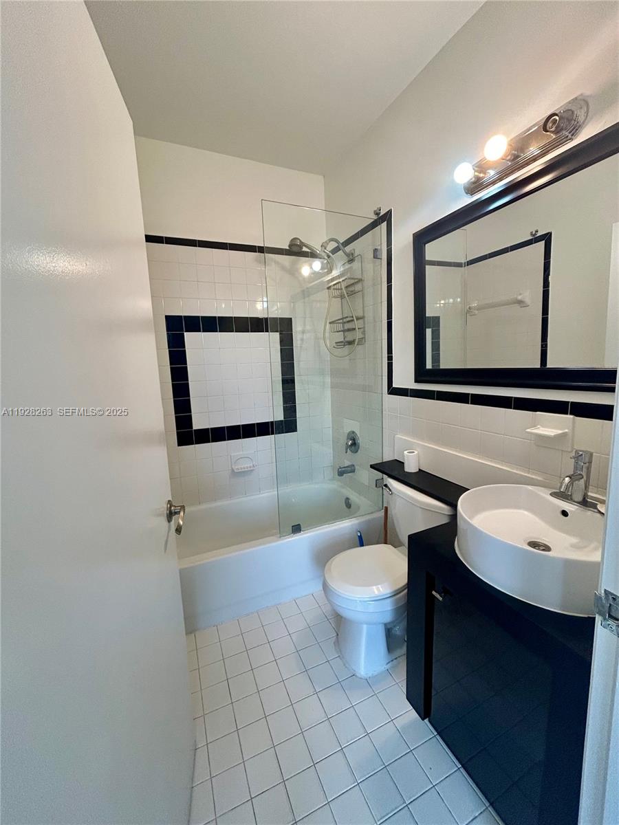 DORANN CONDO - Residential