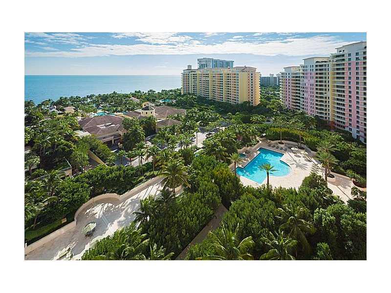 UNOBSTRUCTED, PANORAMIC VIEWS OF THE OCEAN, BAY, CITY LIGHTS, PARTS OF MIAMI, SUNSETS AND ISLAND FROM THIS HIGH FLOOR, 2 BEDROOM, 2.5 BATH UNIT! INTERIOR FINISHED WITH MARBLE FLOORS, CUSTOM IRON/GLASS ENTRY DOORS, UPGRADED KITCHEN, MIRRORS AND WOODWORK! T HIS ORIGINAL OWNER UNIT HAS BEEN SELDOM USED AND IN MINT CONDITION! MUST SEE!