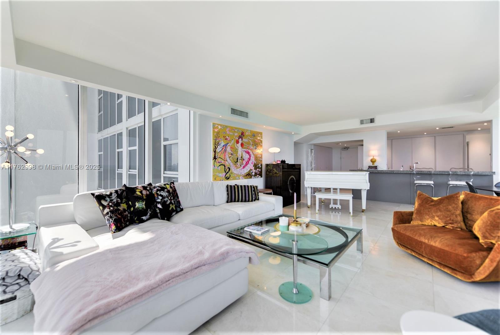 HARBOUR HOUSE - Residential