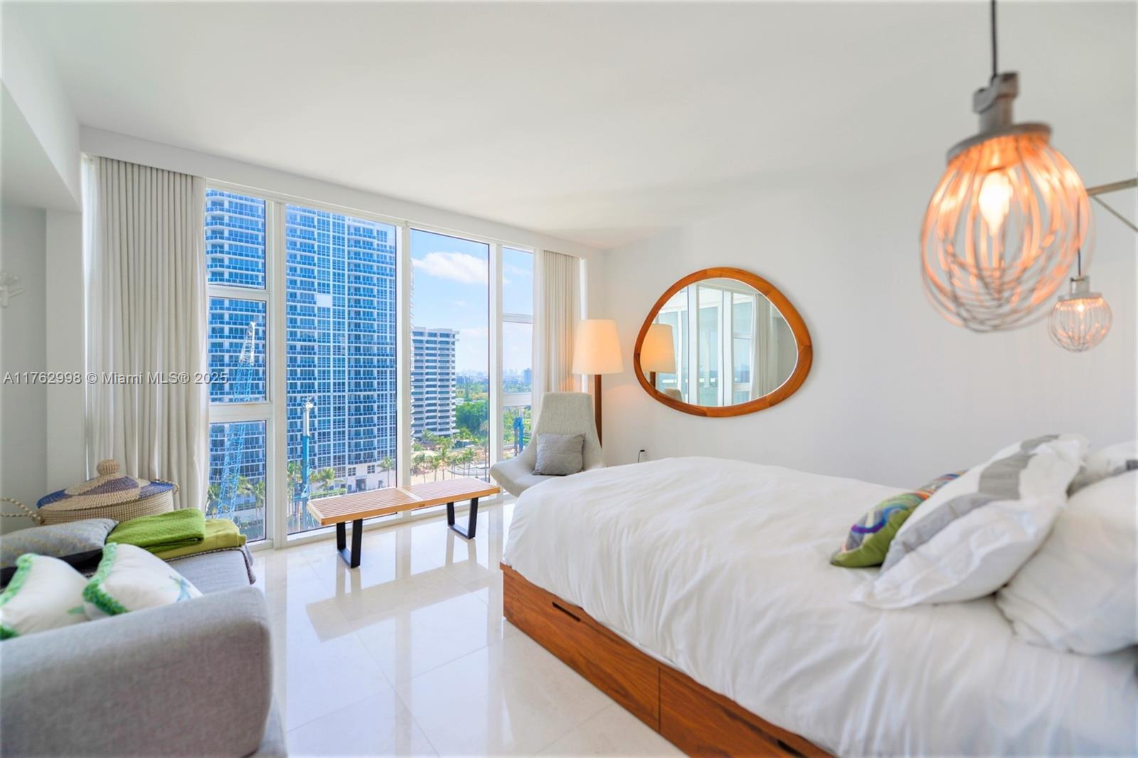 HARBOUR HOUSE - Residential