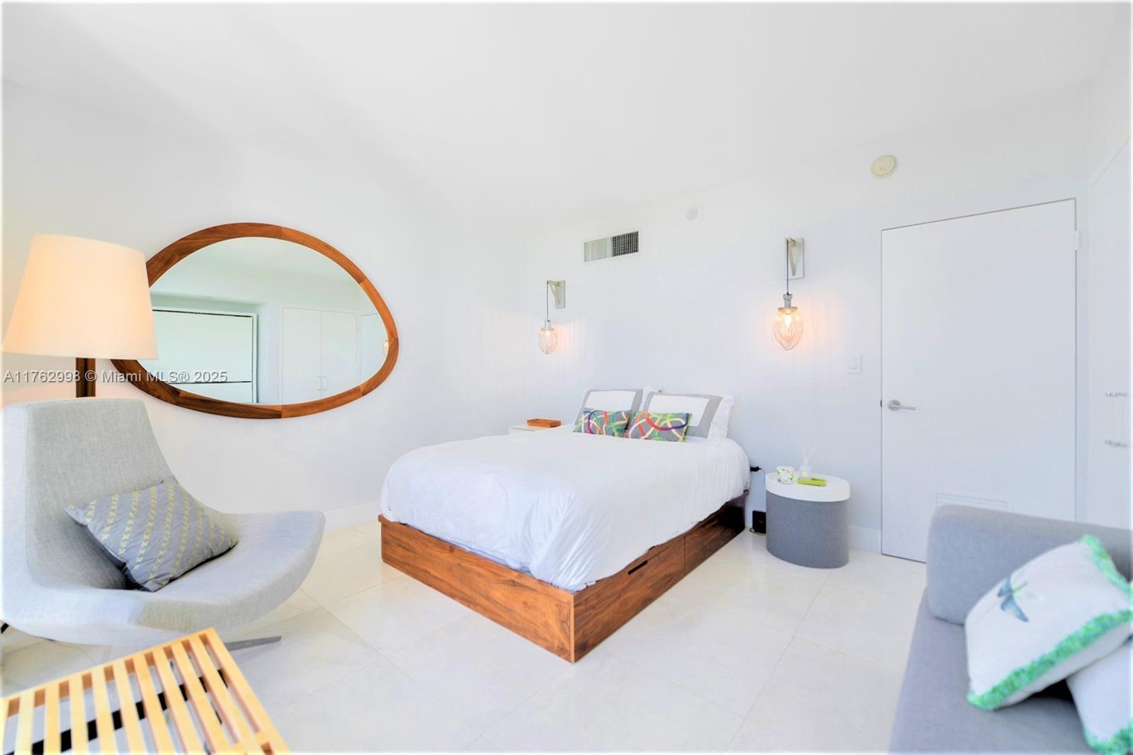 HARBOUR HOUSE - Residential