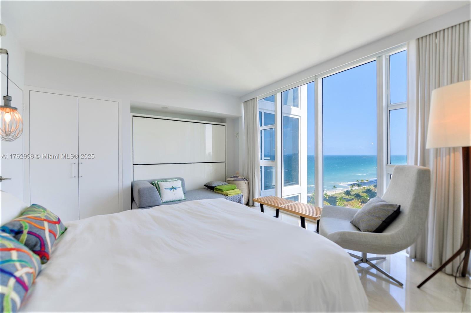 HARBOUR HOUSE - Residential